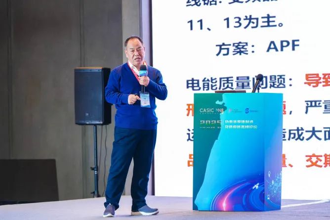 人的照片上寫(xiě)著字

AI 生成的內(nèi)容可能不正確。